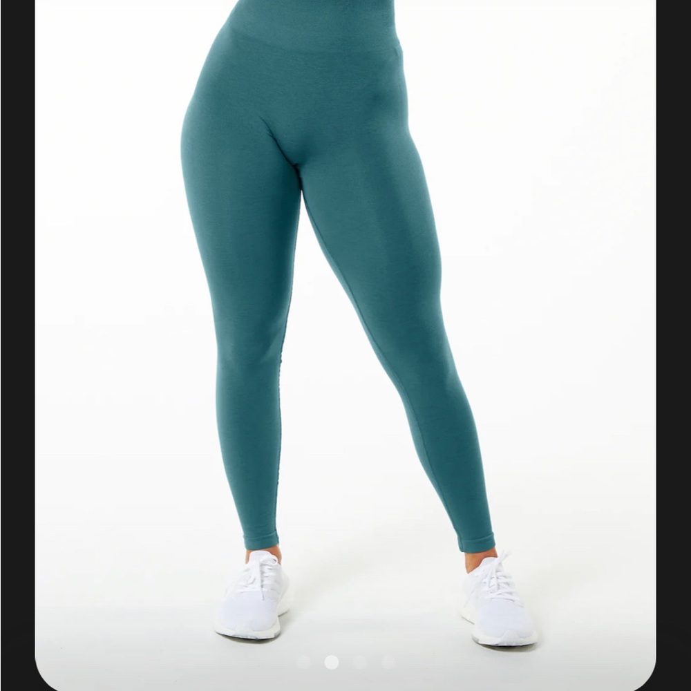 NWT Alphalete Amplify Leggings Pier Blue